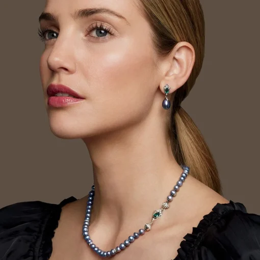 Necklaces*The Met Store Chelsea Peacock Pearl Necklace