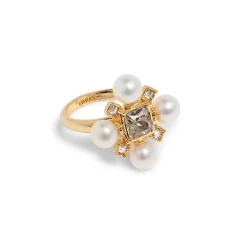 Rings*The Met Store Royal Tudor Cocktail Ring